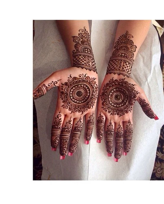 Contemporary Tendril With Chain Covering Simple Full Hand Mehndi Design Contemporary Tendril With Chain Covering Simple Full Hand Mehndi Design